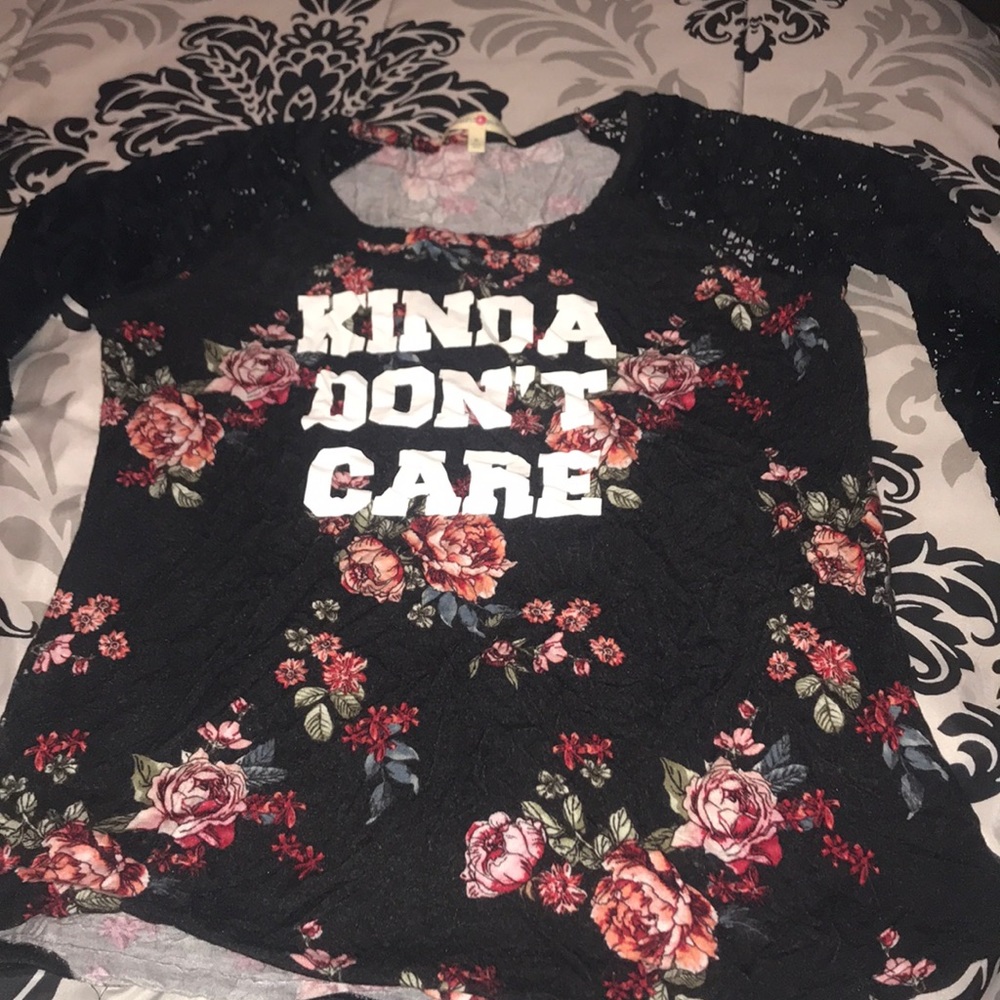 floral top with lace sleeves